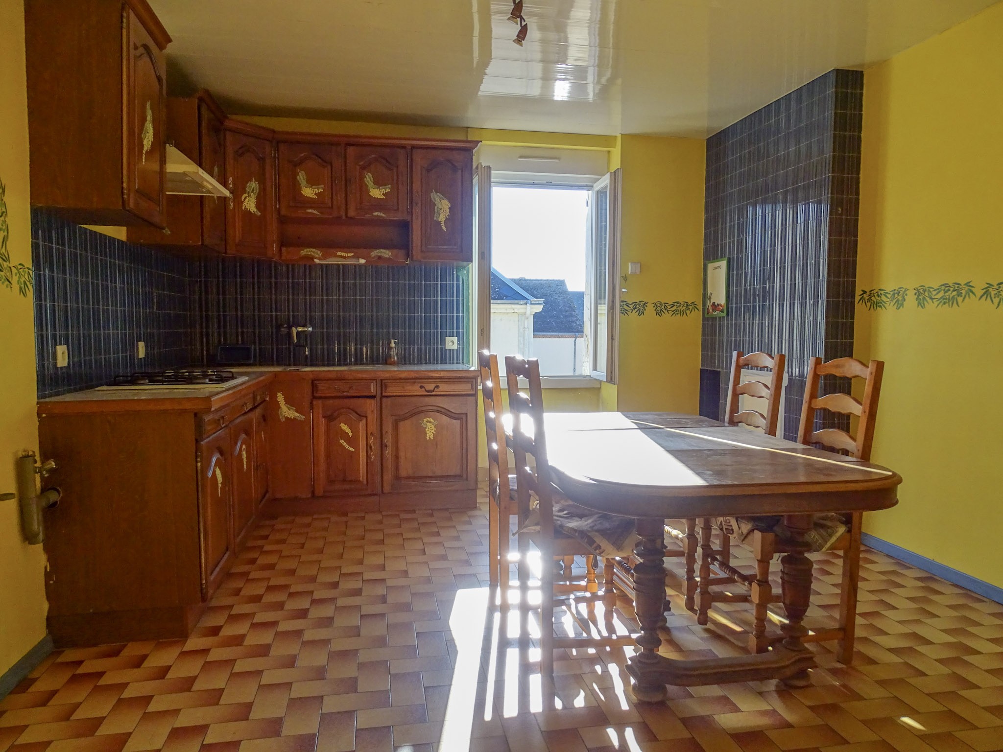 En vente à Châtres-Sur-Cher (41) : maison de caractère 10 pièces à rénover — photo 2