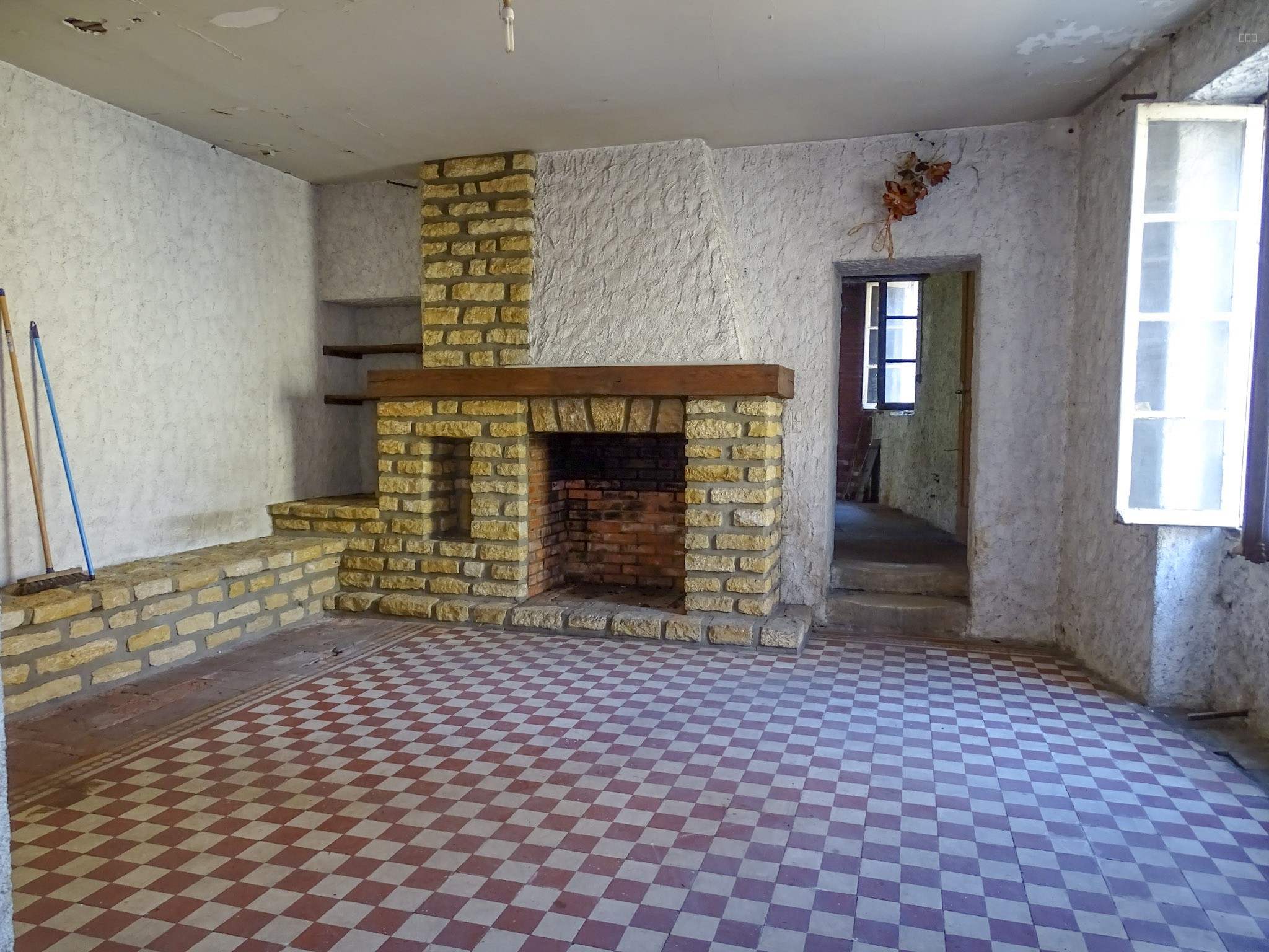 En vente à Châtres-Sur-Cher (41) : maison de caractère 10 pièces à rénover — photo 3