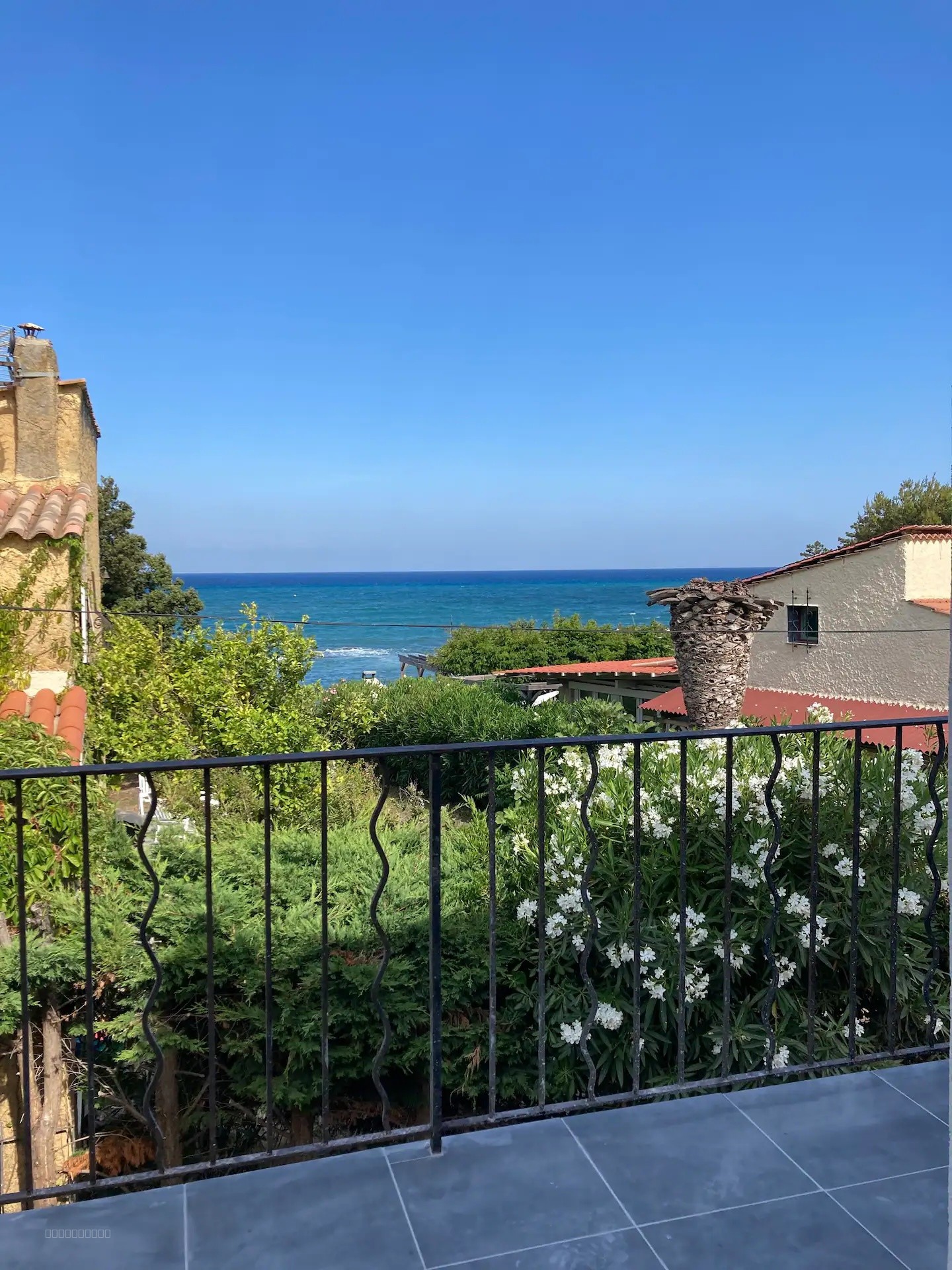 Maison contemporaine rénovée   95m2   Accès direct à la plage   Marines de Bravone — photo 2