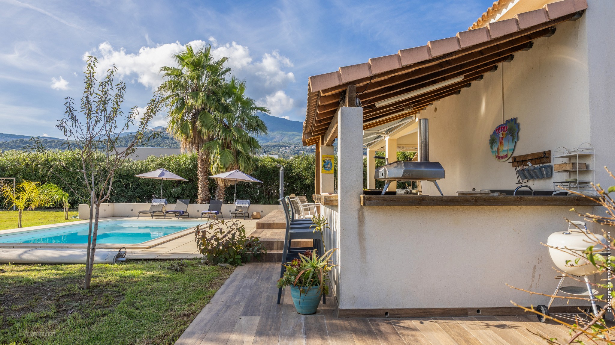 Maison contemporaine avec dépendance et piscine   Quartier résidentiel à Borgo — photo 12