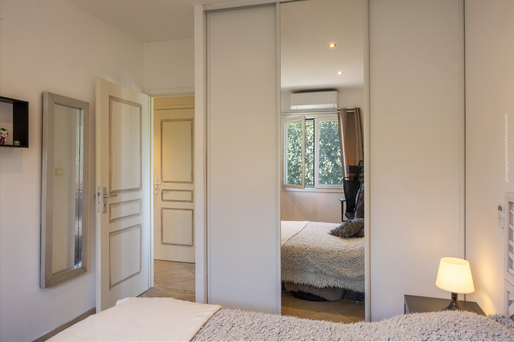 Maison contemporaine avec dépendance et piscine   Quartier résidentiel à Borgo — photo 17