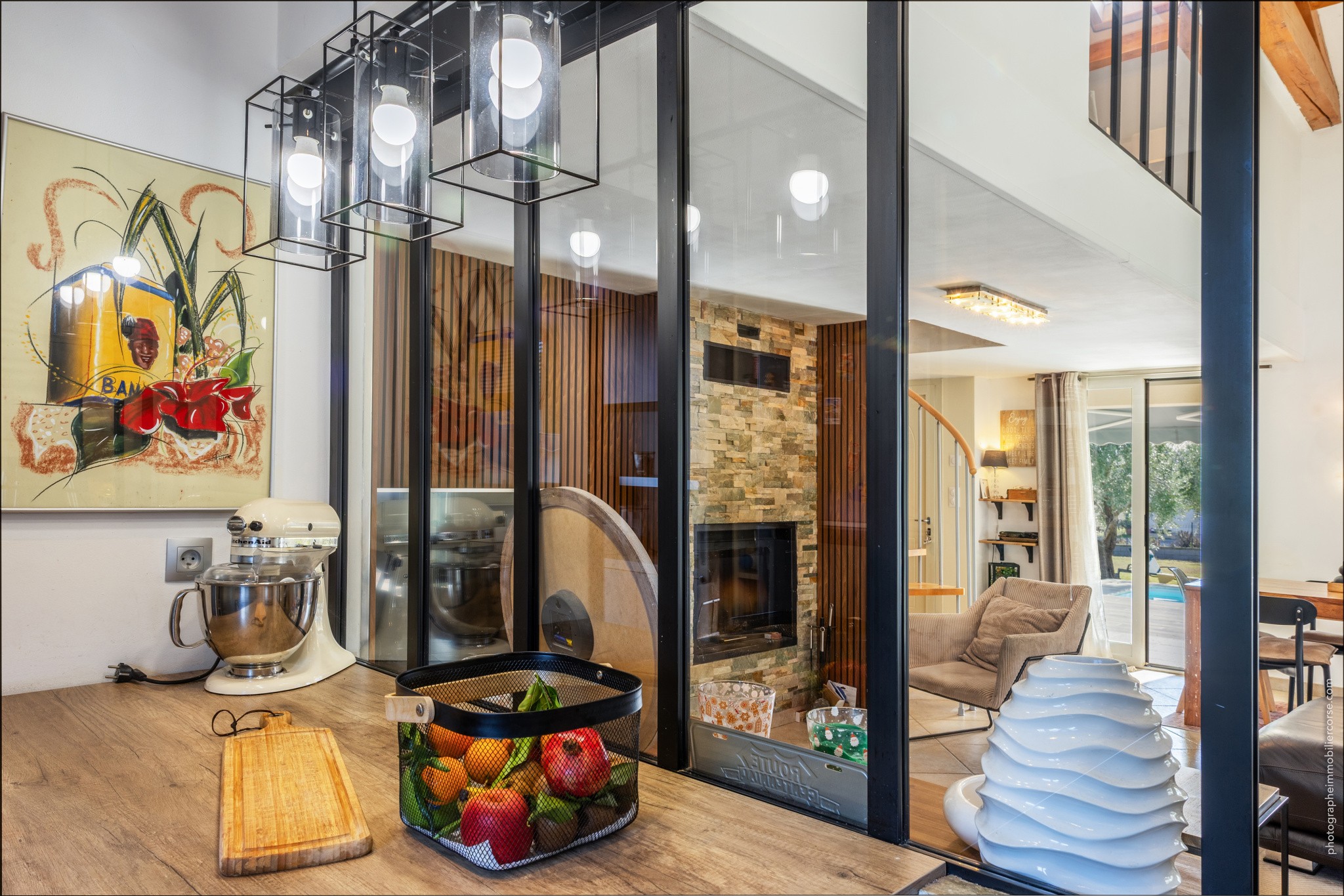 Maison contemporaine avec dépendance et piscine   Quartier résidentiel à Borgo — photo 2