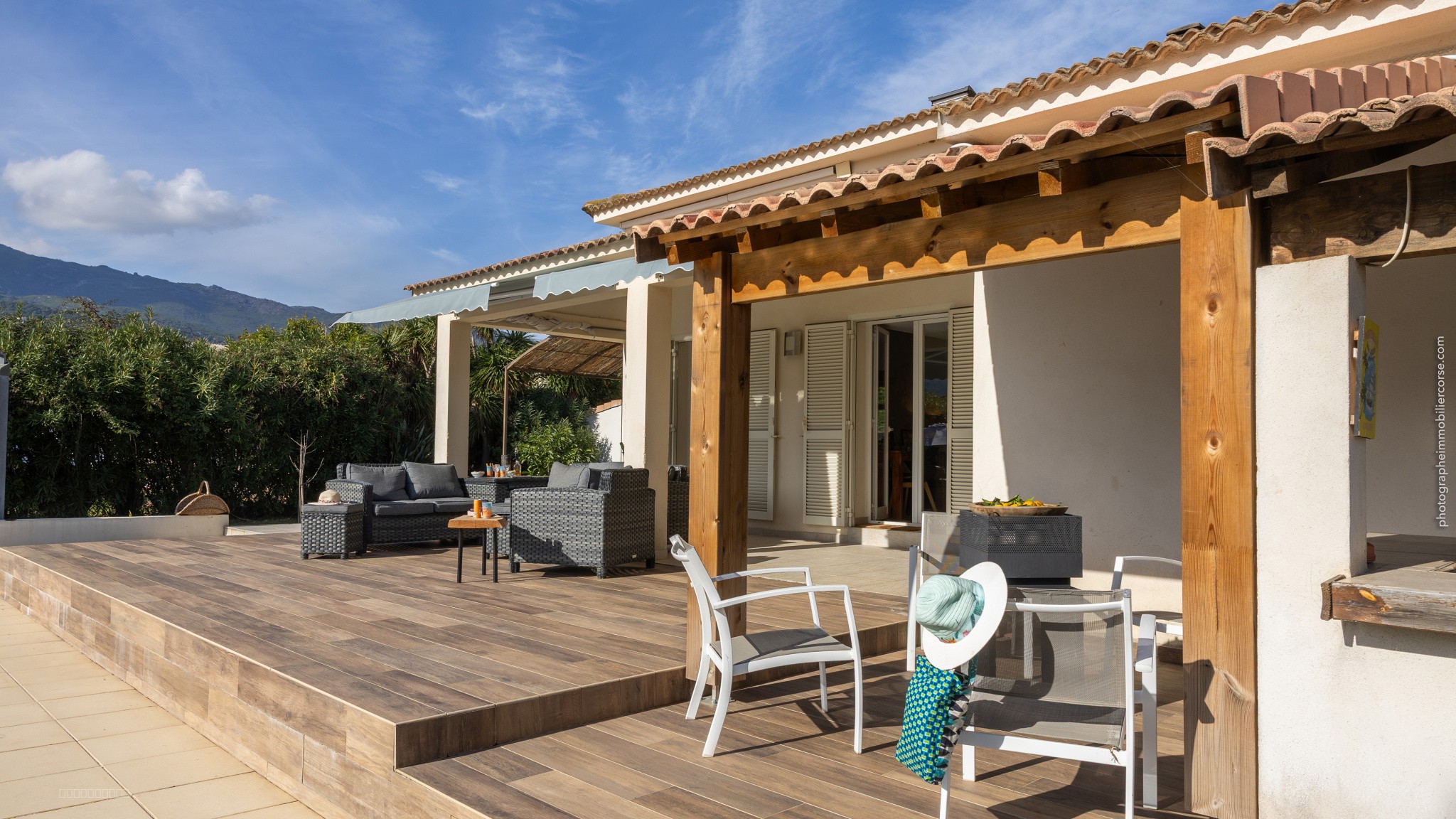 Maison contemporaine avec dépendance et piscine   Quartier résidentiel à Borgo — photo 10