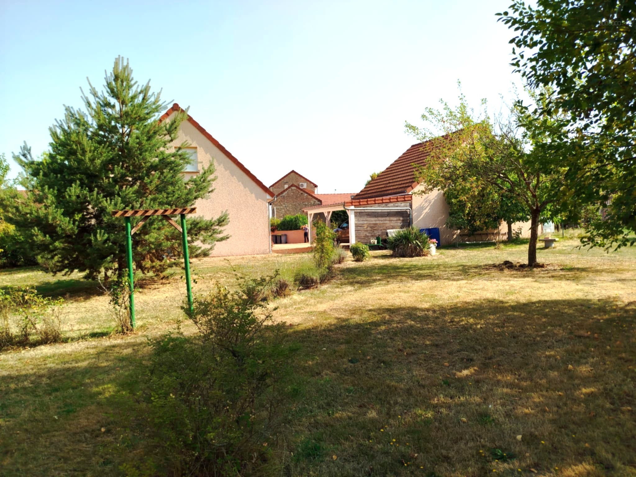 CUSSET, ENVIRONNEMENT CHAMPETRE, JOLIE LONGERE RENOVEE — photo 15