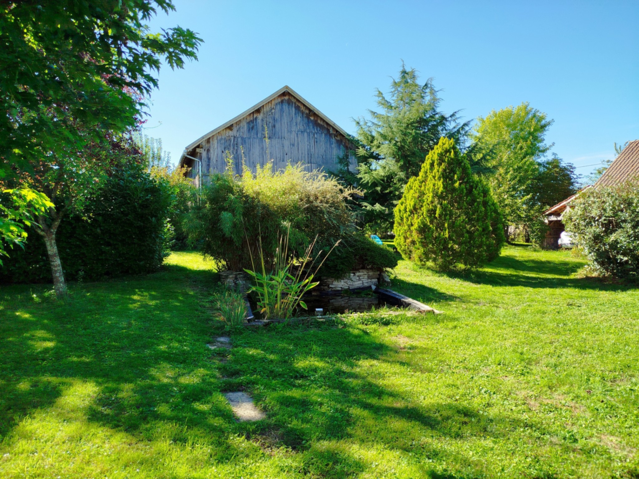 SORTIE BELLERIVE, COQUETTE MAISON AVEC PISCINE DANS UN PARC ARBORÉ — photo 16