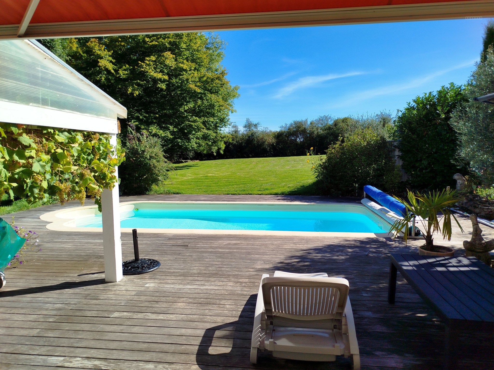 SORTIE BELLERIVE, COQUETTE MAISON AVEC PISCINE DANS UN PARC ARBORÉ — photo 11