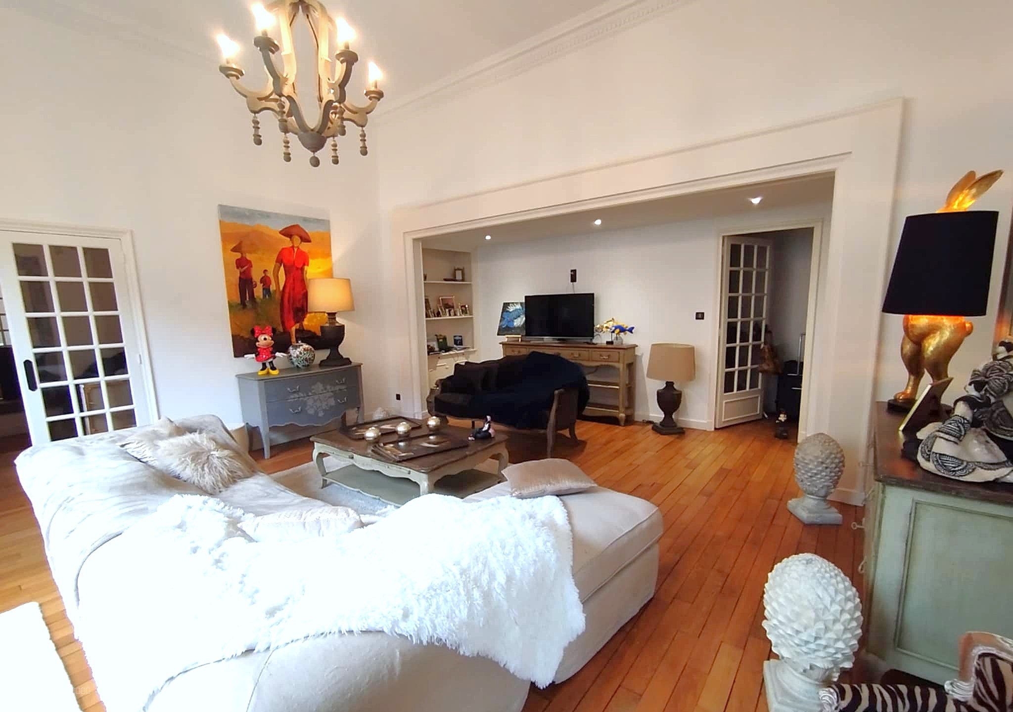 VICHY COEUR DE VILLE, APPARTEMENT HAUSSMANNIEN DE 132 M2 — photo 2
