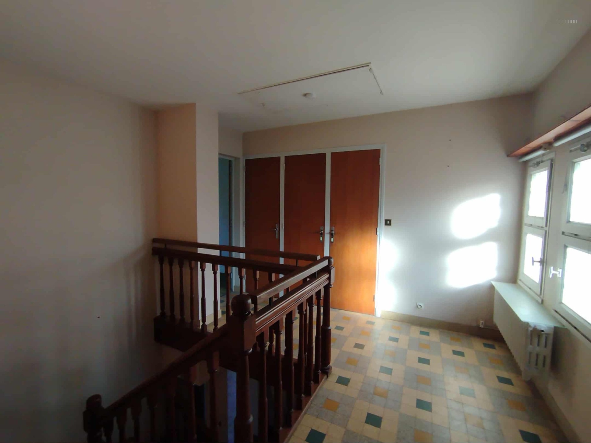 CREUZIER LE VIEUX, MAISON FAMILIALE AVEC JOLI JARDIN ARBORE — photo 5