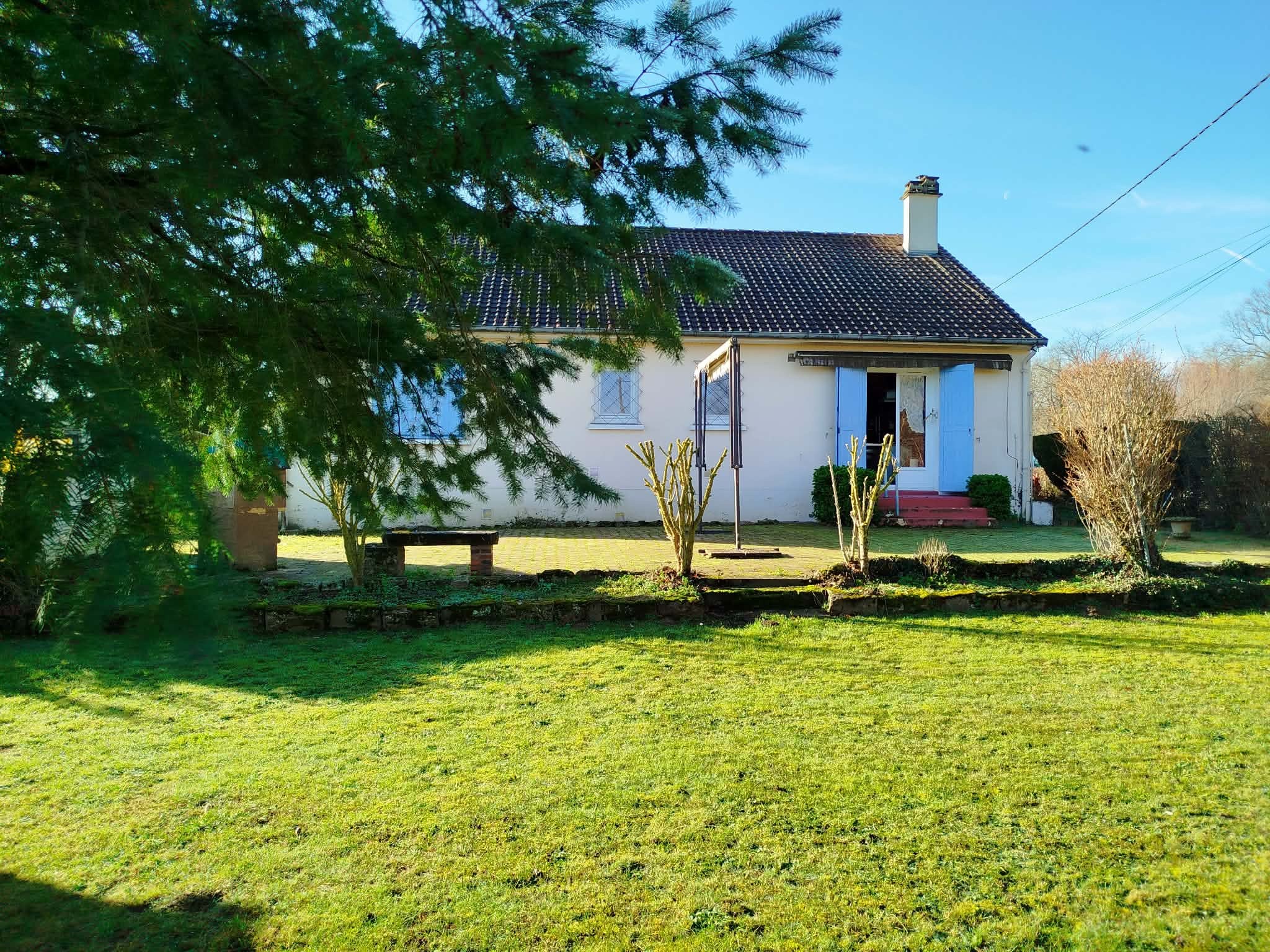 SORTIE BELLERIVE, MAISON DE PLAIN PIED SUR JOLI JARDIN ARBORE — photo 7