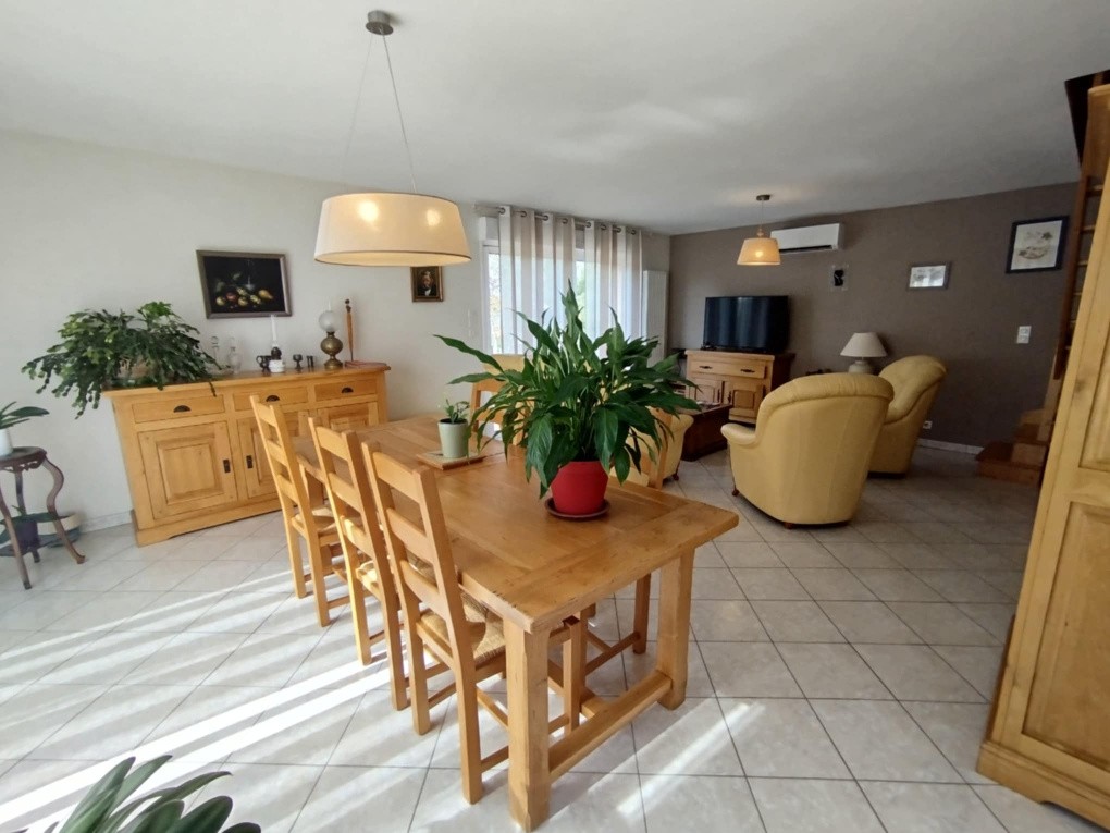 CUSSET, ENVIRONNEMENT CHAMPETRE, JOLIE LONGERE RENOVEE — photo 2
