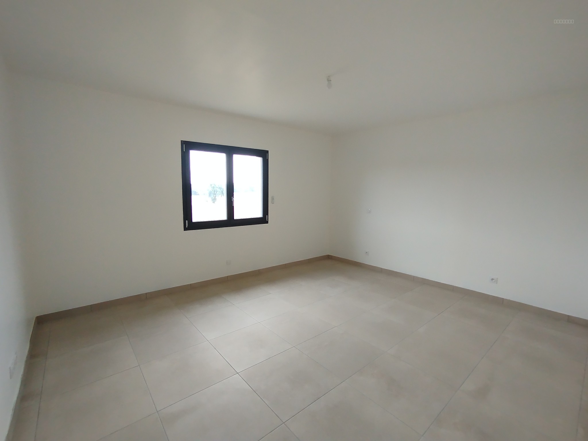 SORTIE BELLERIVE, A QUELQUES MINUTES A PIED DES COMMERCES, MAISON DE TYPE 4 — photo 7