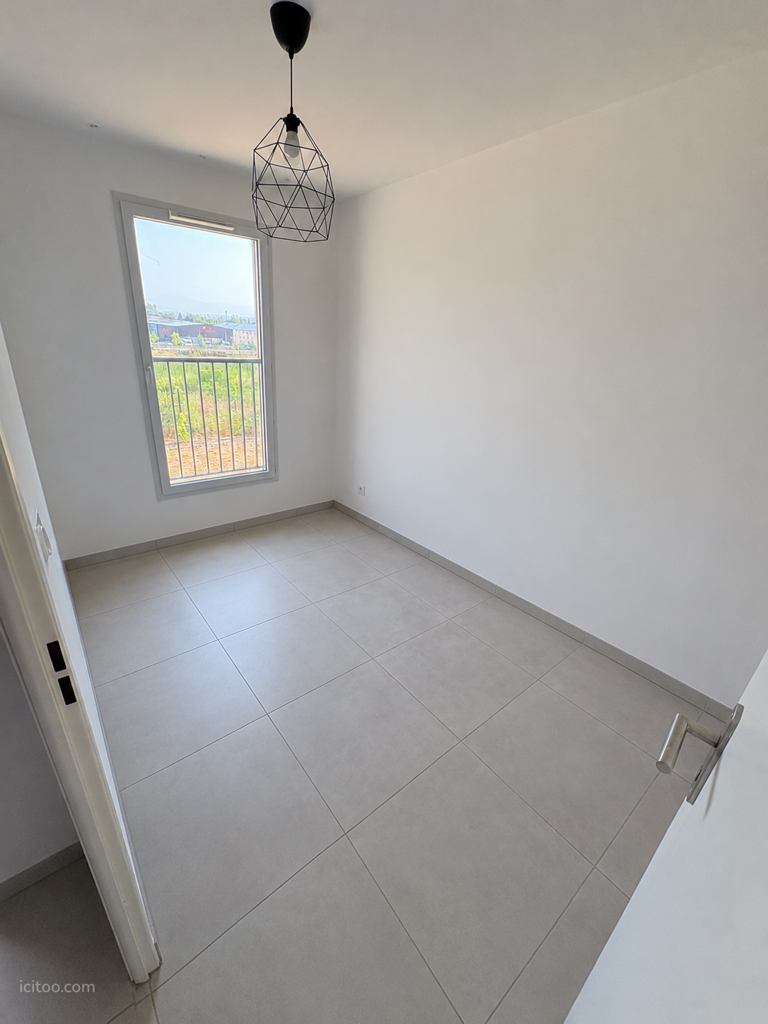 TRETS – Magnifique appartement T4 en rez-de-jardin avec vue Sainte-Victoire — photo 11