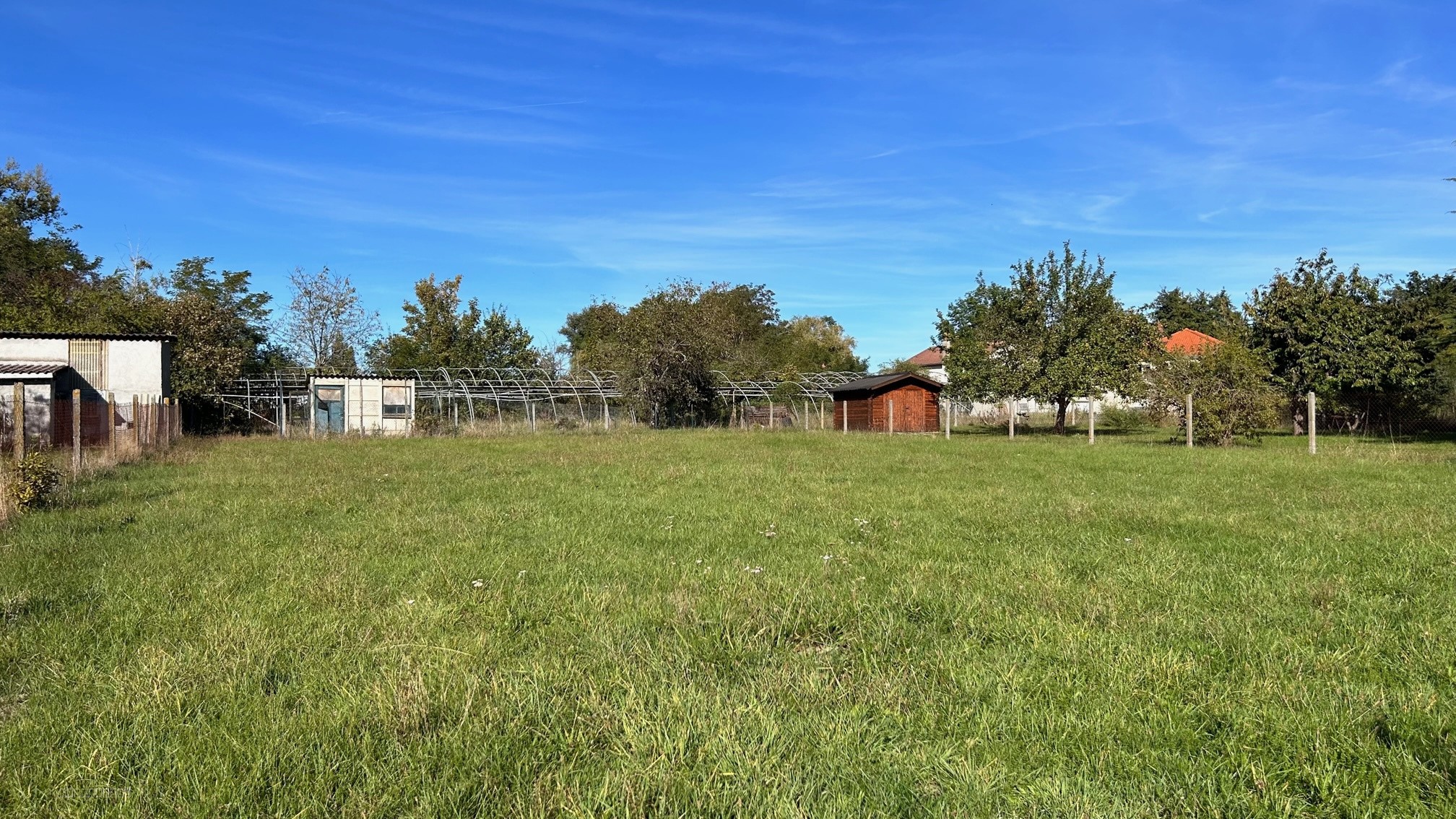 Lezoux, terrain à bâtir de 1.125 m2. — photo 2
