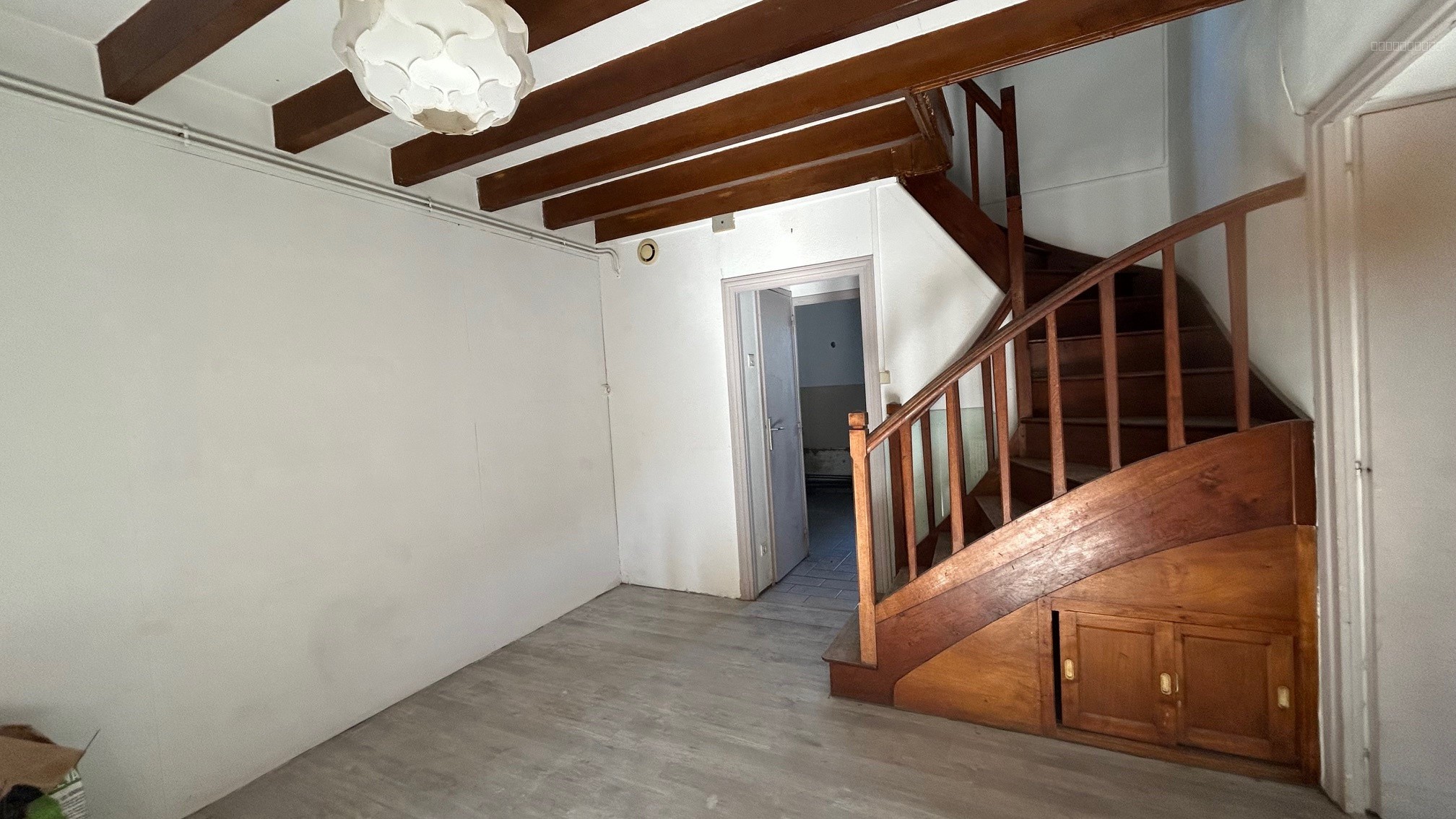 Maison avec jardin, cour et piscine sur un terrain clos de 360 m2 — photo 3