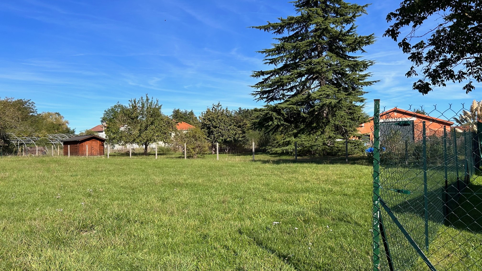 Lezoux, terrain à bâtir de 1.125 m2. — photo 4