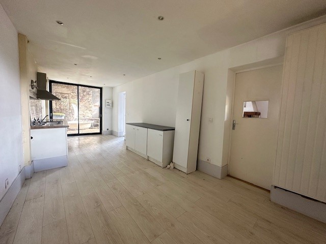 Maison avec jardin, cour et piscine sur un terrain clos de 360 m2 — photo 7