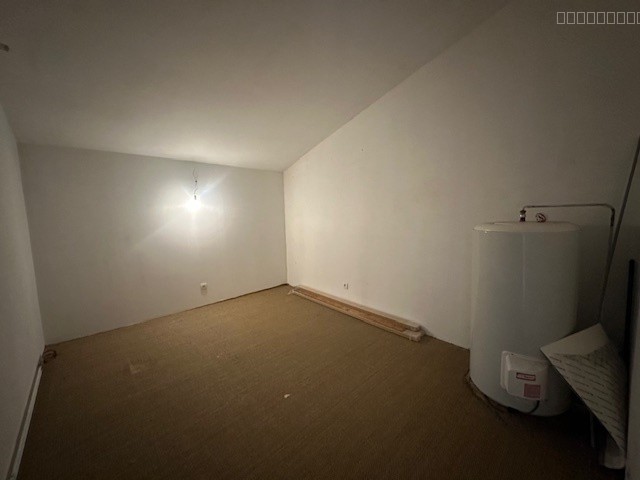 Maison avec jardin, cour et piscine sur un terrain clos de 360 m2 — photo 11