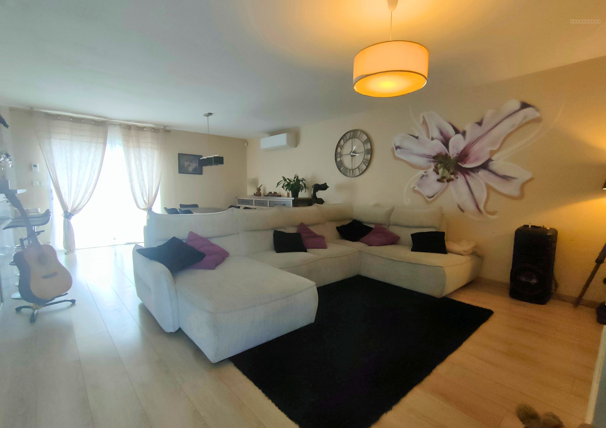 Maison plain pied avec piscine et jardin — photo 3