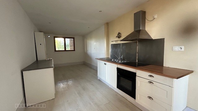 Maison avec jardin, cour et piscine sur un terrain clos de 360 m2 — photo 6