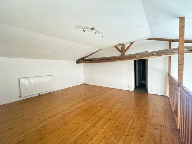 Maison avec jardin, cour et piscine sur un terrain clos de 360 m2 — photo 9