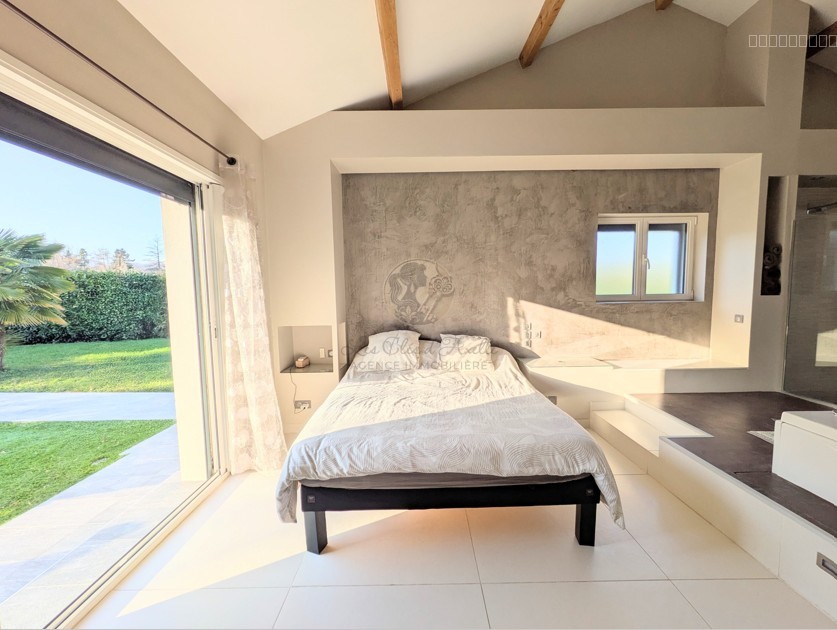Propriété contemporaine à Grézieu-la-Varenne - 259 m2 Carrez, 360 m2 utiles — photo 9