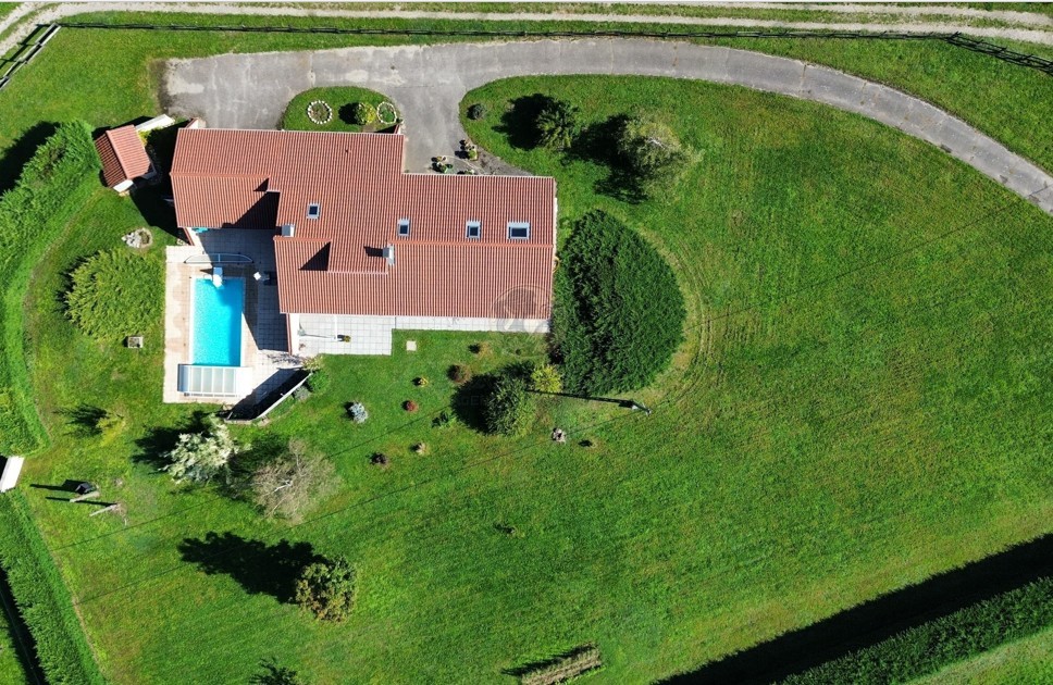 Maison d’architecte de plain-pied au cœur d’un espace naturel préservé - Les contreforts du Pilat — photo 2