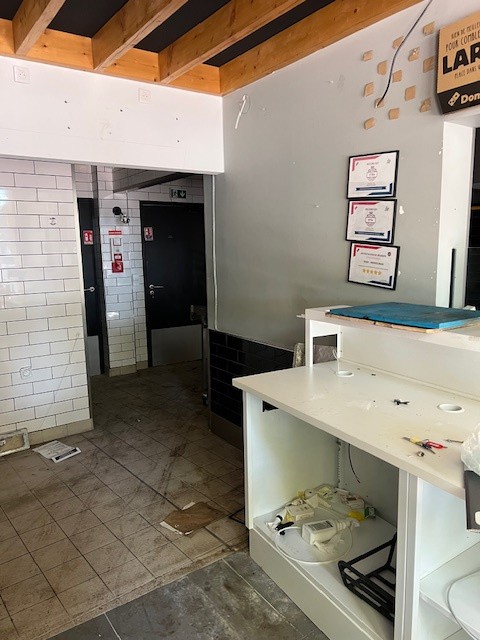 À vendre   Local commercial 'tout commerce'   95 m2   Montélimar (26200) — photo 6