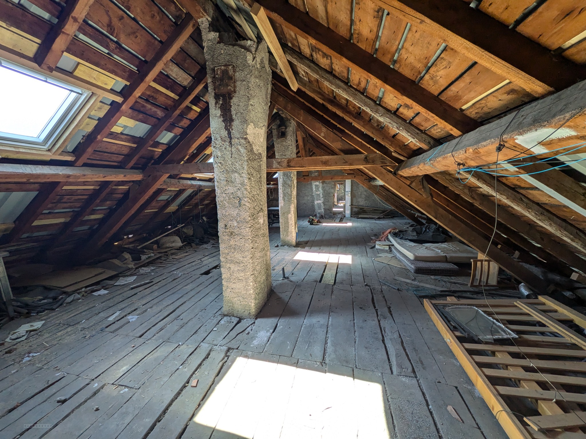 Combles à aménager    Briançon — photo 2