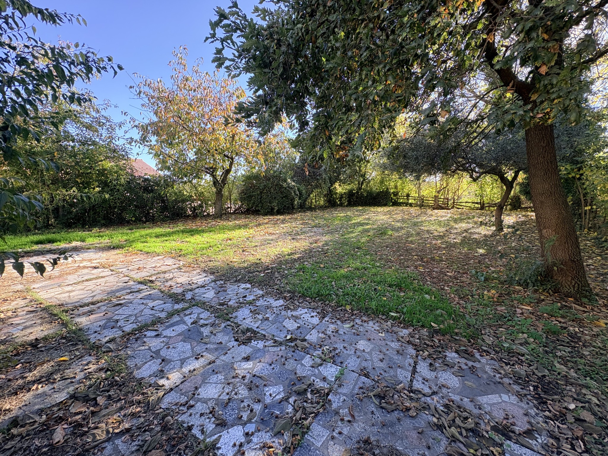 Charmante maison de village avec jardin, terrain et garages — photo 16
