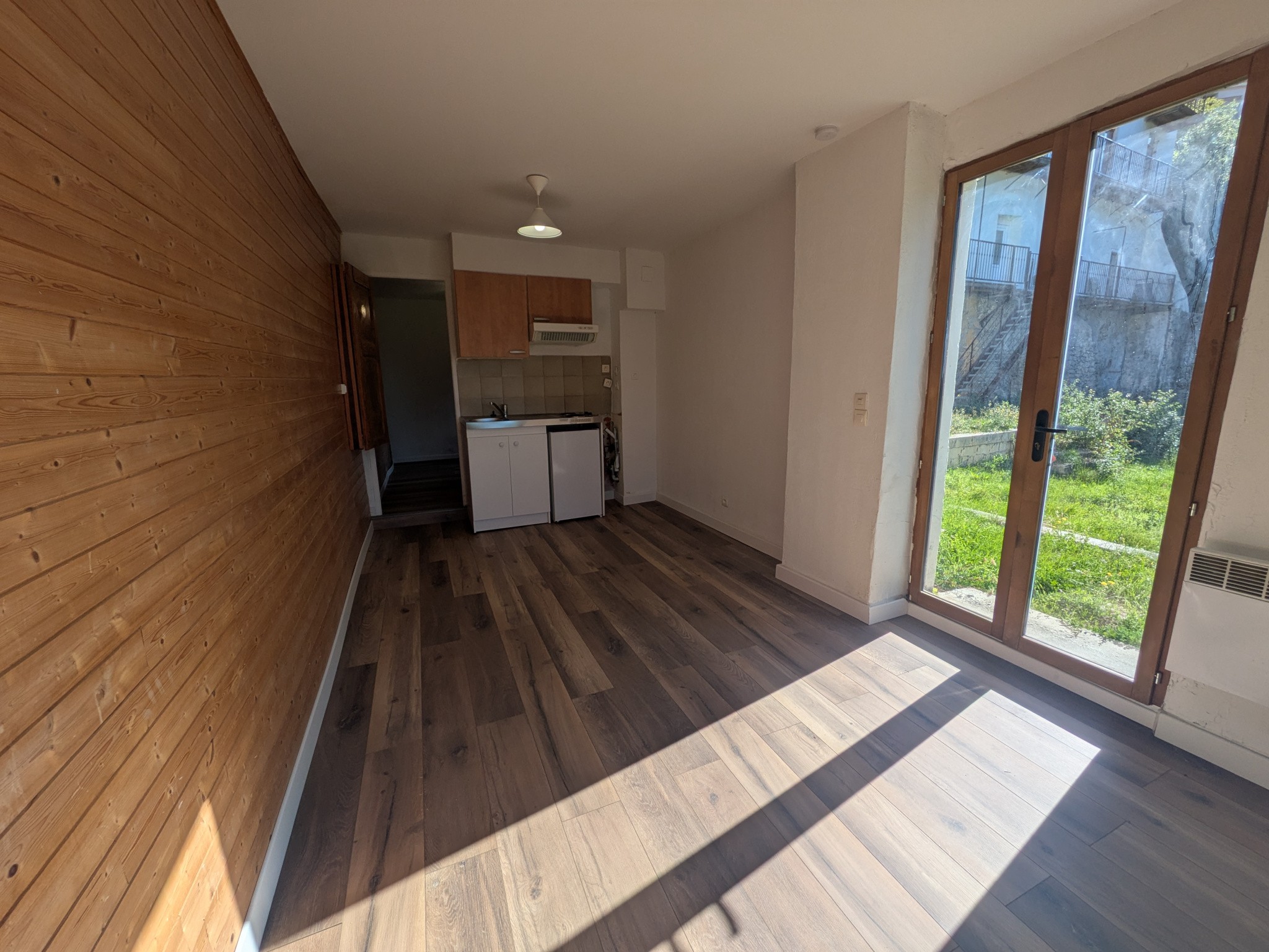 SAINT CHAPTES 4 CHAMBRES SUR 560M2 DE TERRAIN AVEC PISCINE — photo 2
