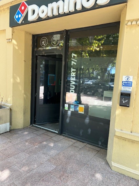 À vendre   Local commercial 'tout commerce'   95 m2   Montélimar (26200) — photo 2
