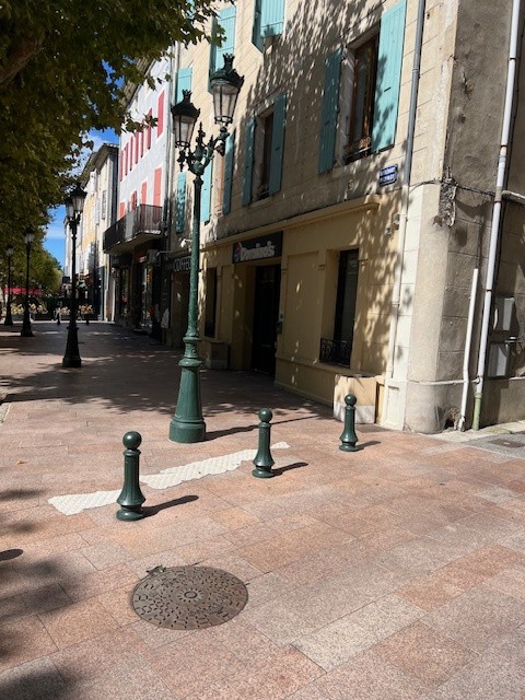 À vendre   Local commercial 'tout commerce'   95 m2   Montélimar (26200) — photo 3