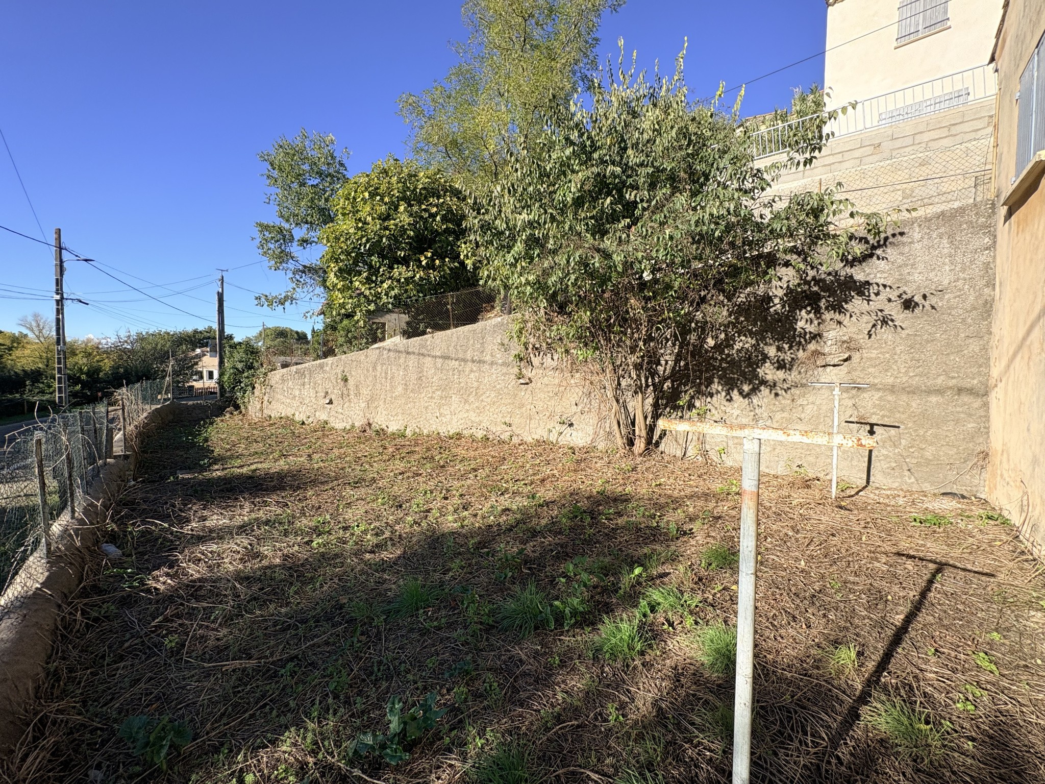 Charmante maison de village avec jardin, terrain et garages — photo 18