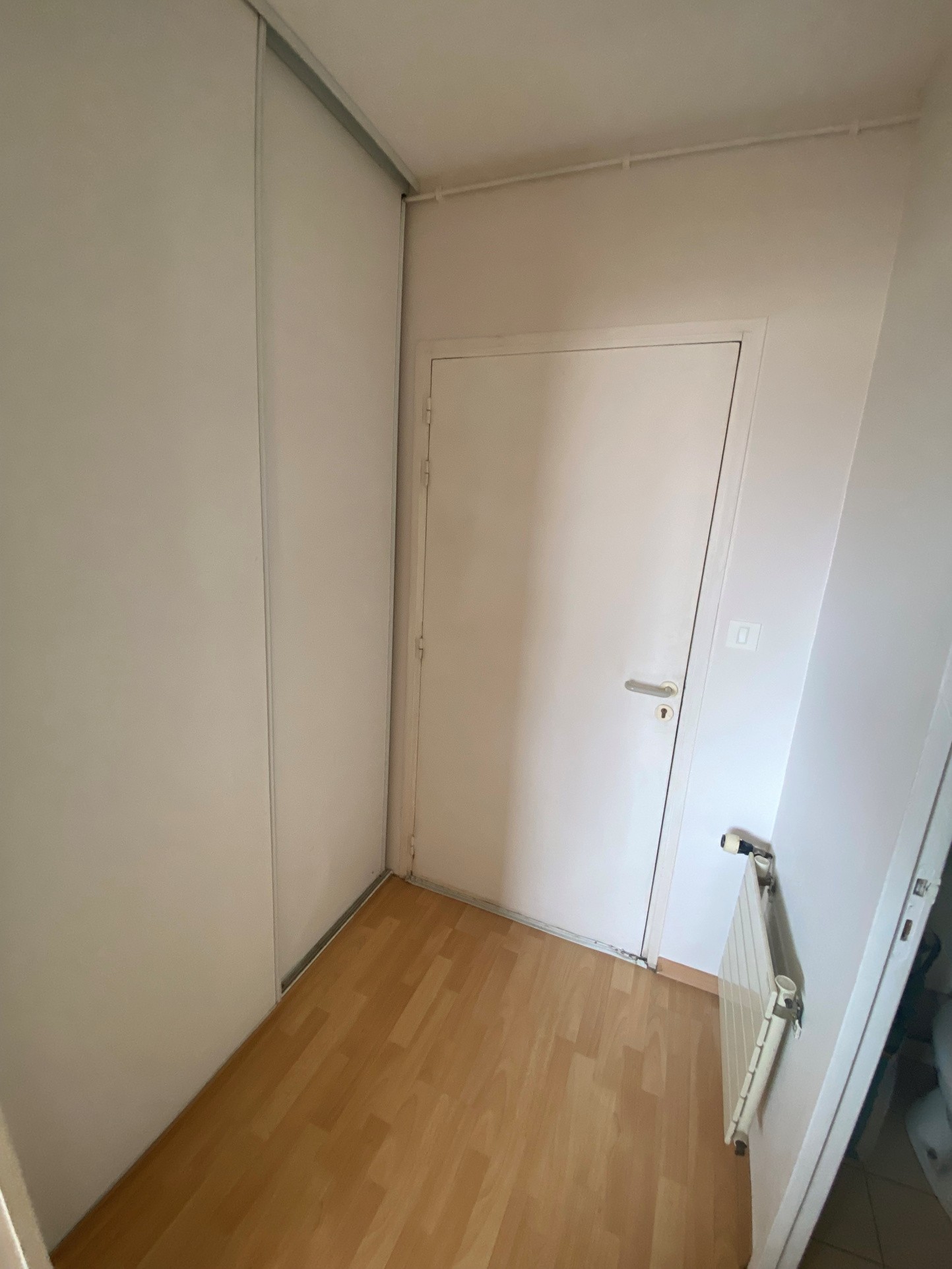 TYPE 1 BIS AVEC GARAGE ET BALCON PROCHE IUT — photo 4