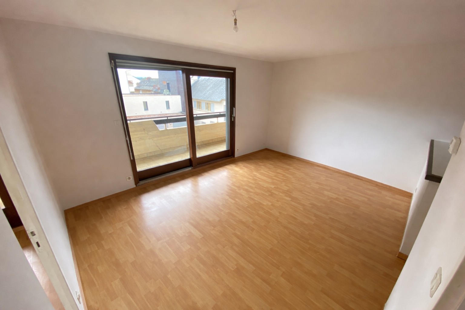 TYPE 1 BIS AVEC GARAGE ET BALCON PROCHE IUT — photo 2