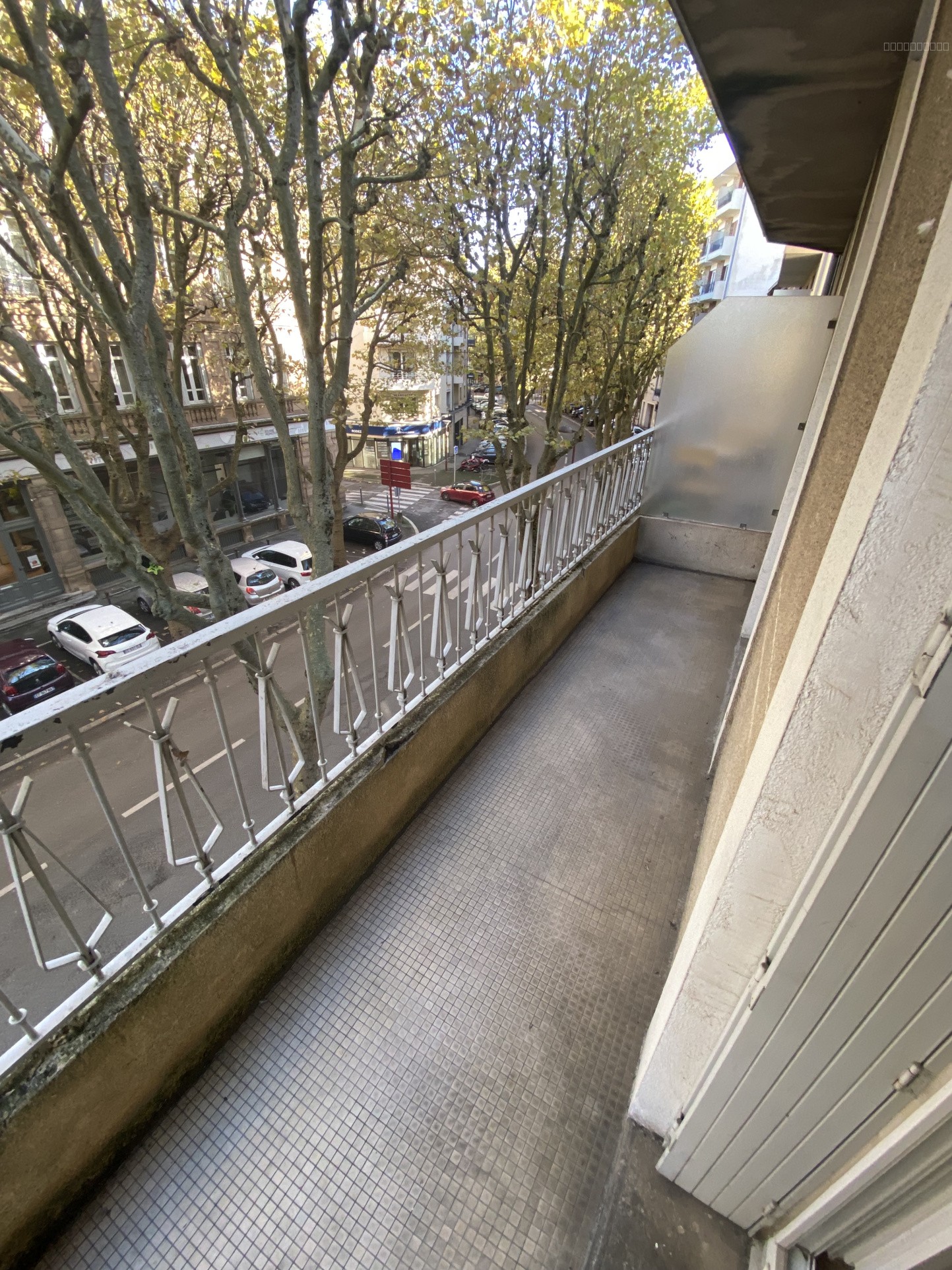 TYPE IV AVEC ASCENSEUR ET GARAGE TOUR DE VILLE — photo 9