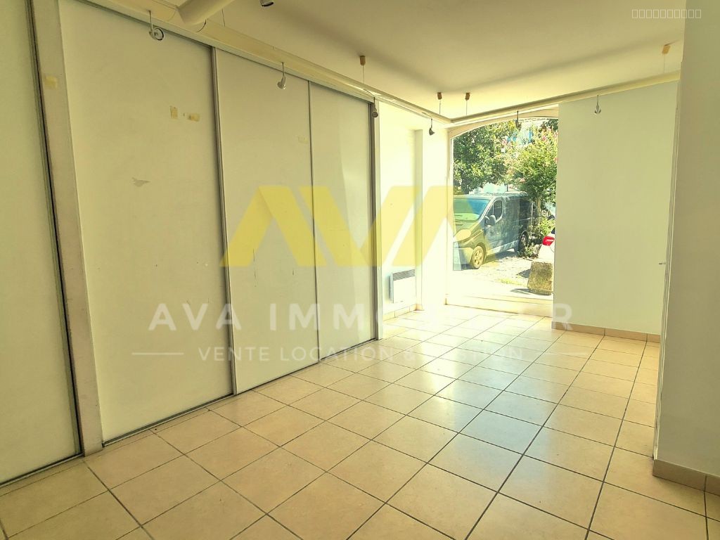Local professionnel de 95 m2   Quartier Notre-Dame, centre-ville — photo 3