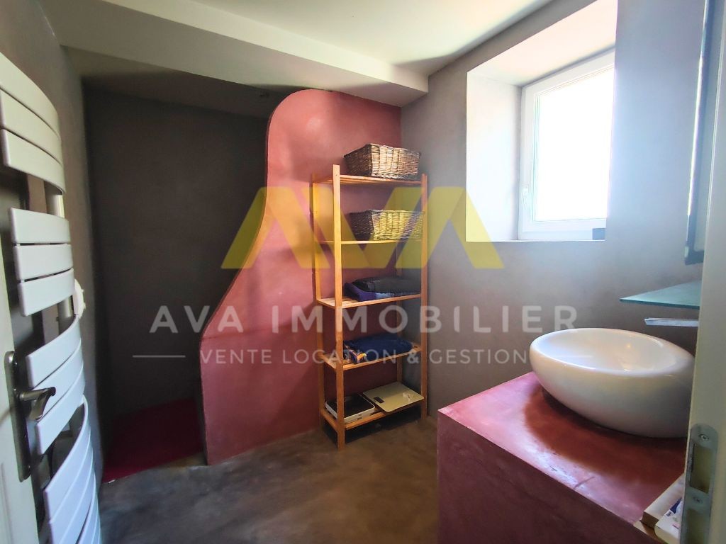 Propriété de deux habitations autonomes avec dépendances — photo 11