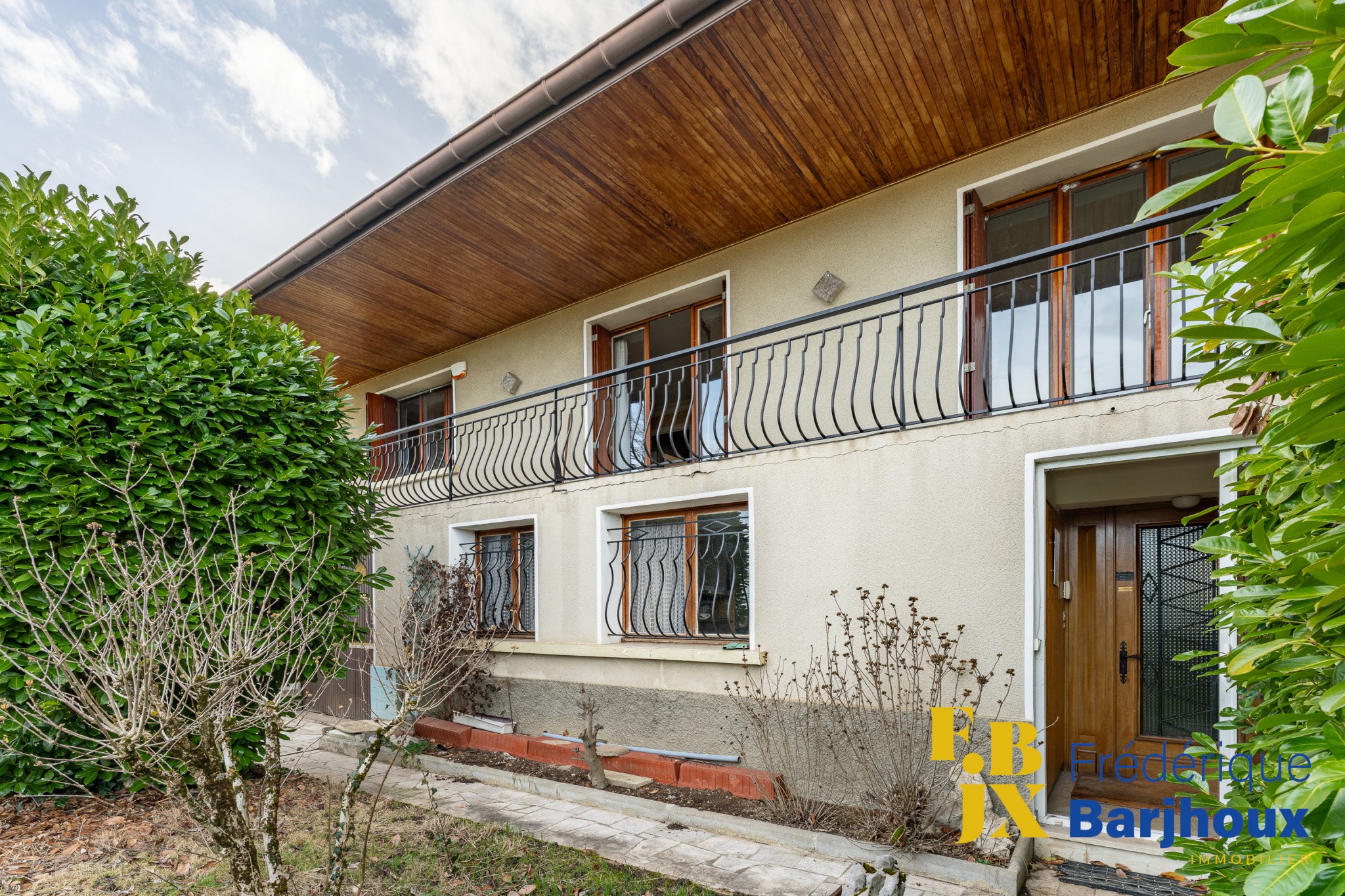 Brindas calme maison 126 m2 terrain 1775 m2 garage 56 m2 vue++ bus écoles commerces — photo 2