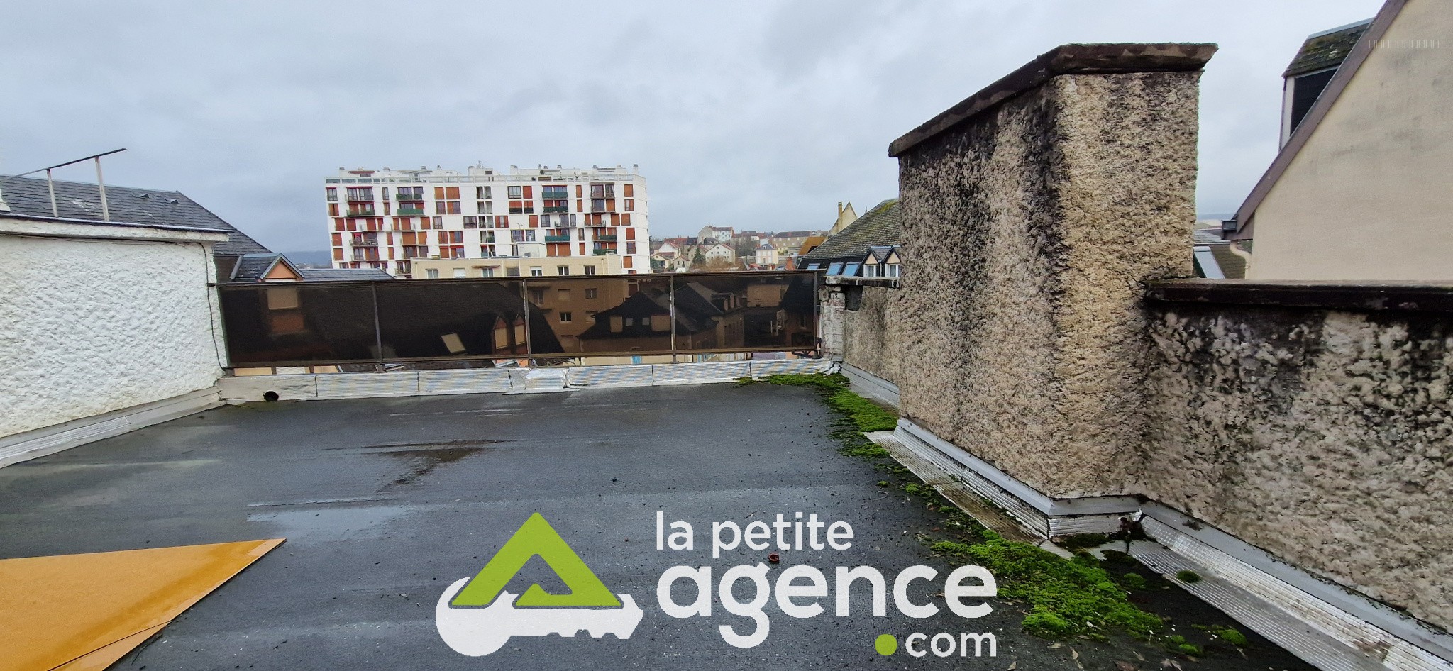 APPARTEMENT AVEC TERRASSE — photo 9