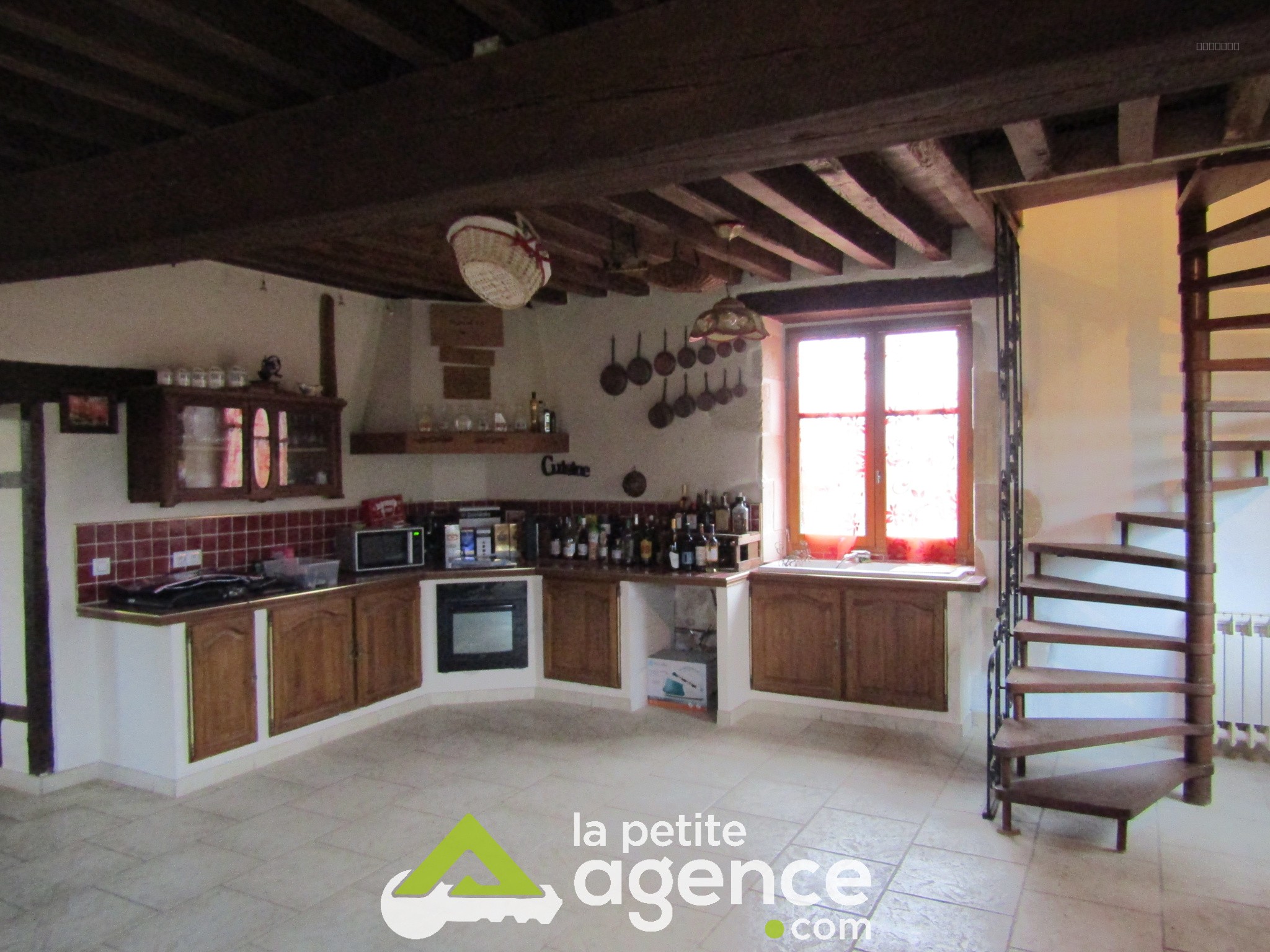 Ferme de 228m2 à acheter à Ourouer-Les-Bourdelins (18) — photo 5