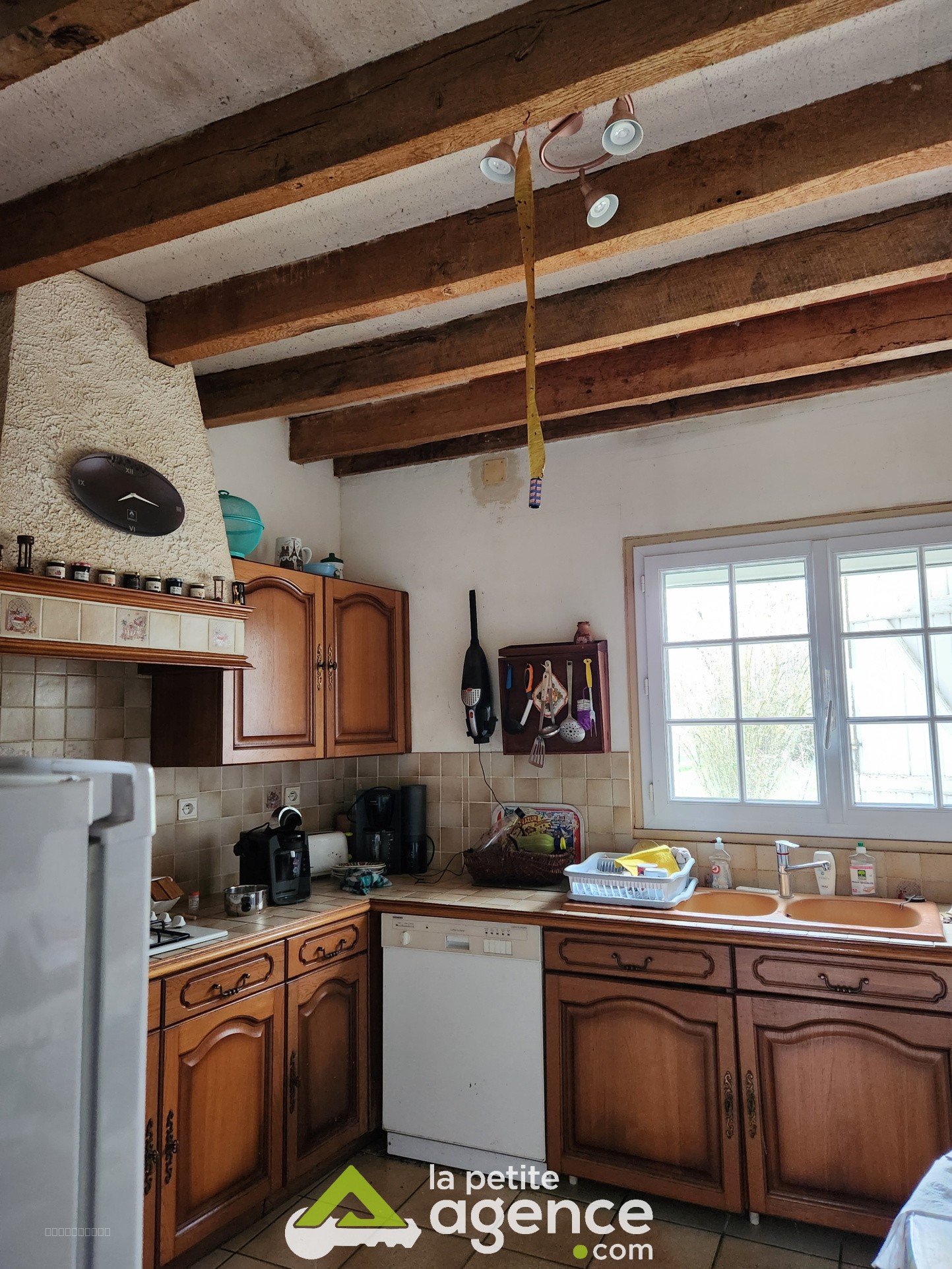 A 5 minutes de DUN SUR AURON, grande maison comprenant 4 chambres et sa grange sur 1652 m2 de terrain, bel emp — photo 2