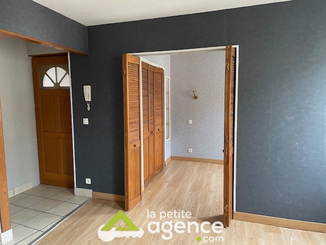 MONTLUCON - T1 BIS PROCHE HOPITAL ET CENTRE VILLE — photo 2