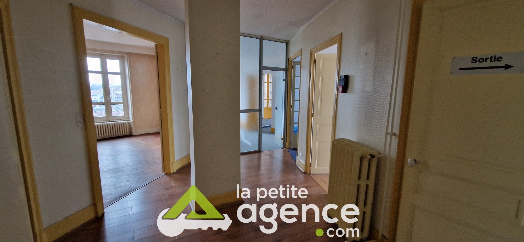 APPARTEMENT AVEC TERRASSE — photo 6