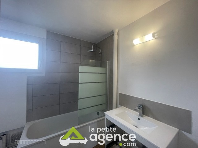 Appartement T3 quartier pont d'Auron avec parking — photo 4