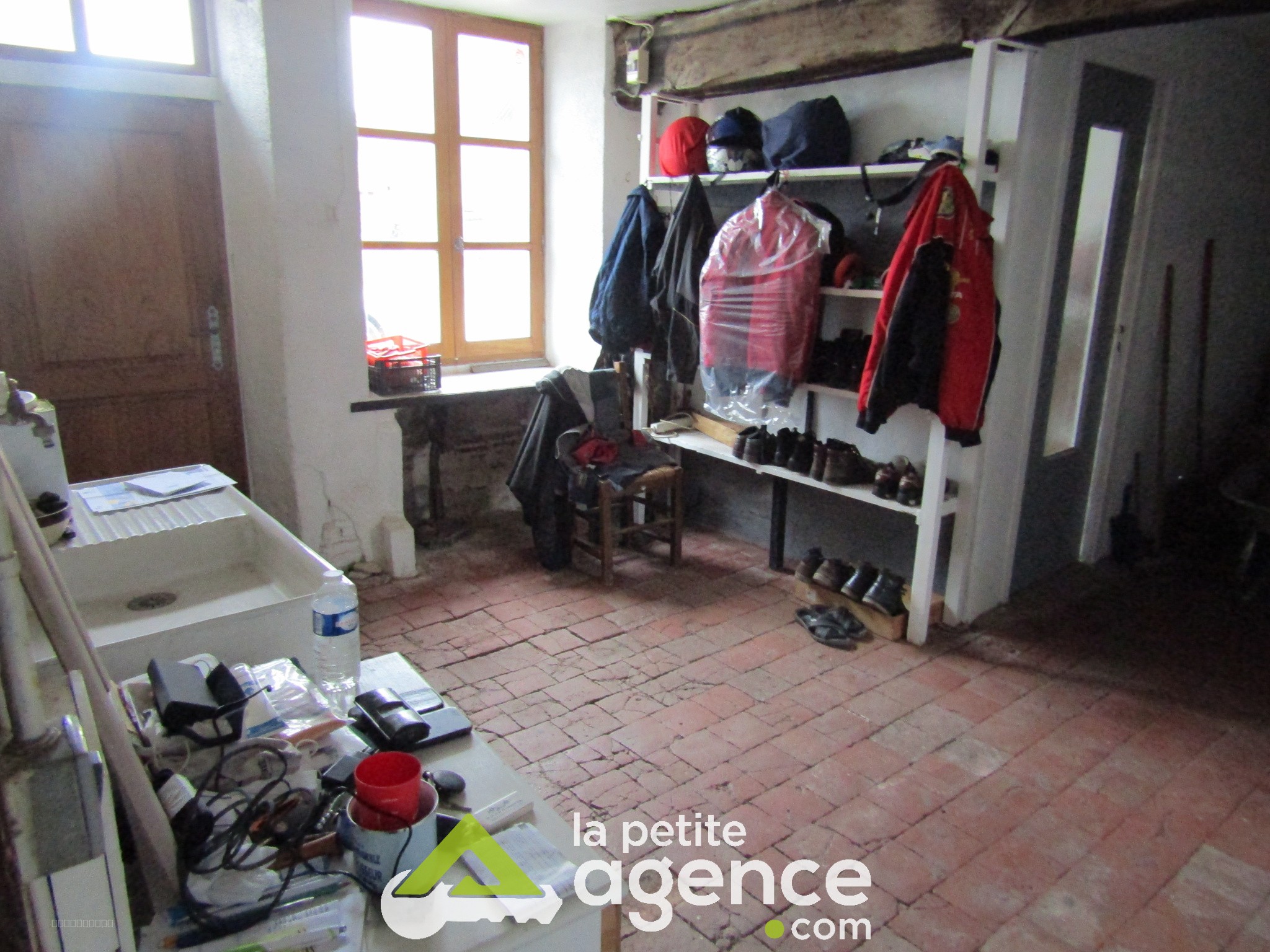 Ferme de 228m2 à acheter à Ourouer-Les-Bourdelins (18) — photo 12