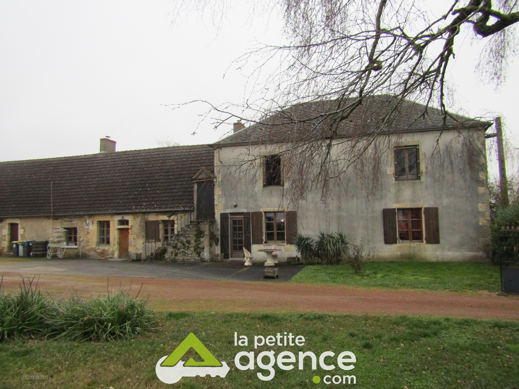Ferme de 228m2 à acheter à Ourouer-Les-Bourdelins (18) — photo 16