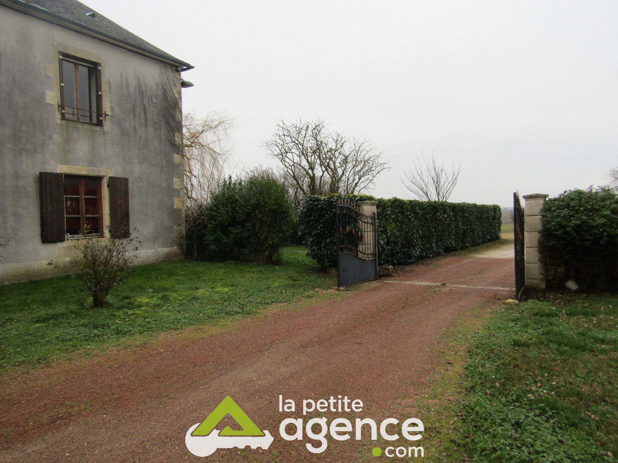 Ferme de 228m2 à acheter à Ourouer-Les-Bourdelins (18) — photo 15