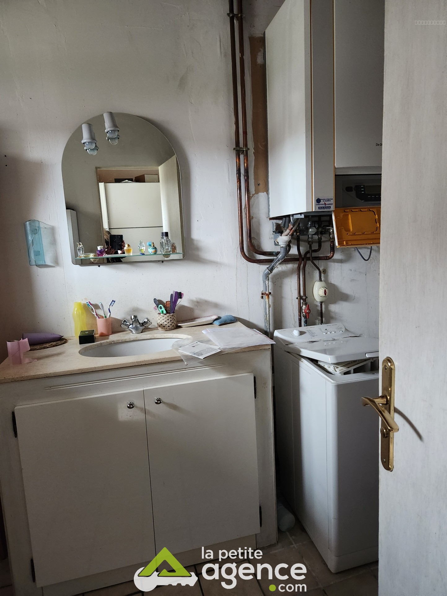 A 5 minutes de DUN SUR AURON, grande maison comprenant 4 chambres et sa grange sur 1652 m2 de terrain, bel emp — photo 9