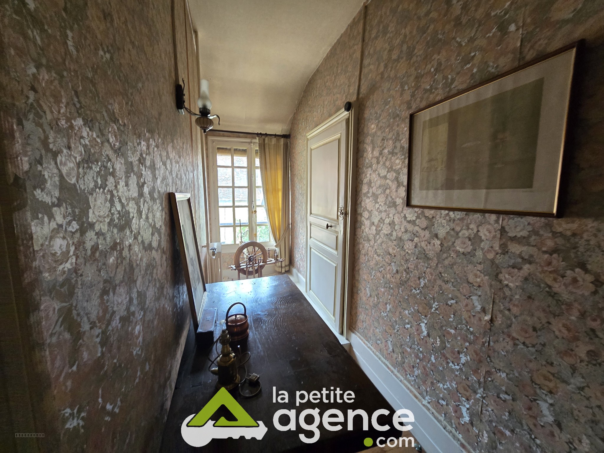 DUN SUR AURON : Charmante maison de ville édifiée sur 552 m2 de terrain fermé et ses dépendances. — photo 10